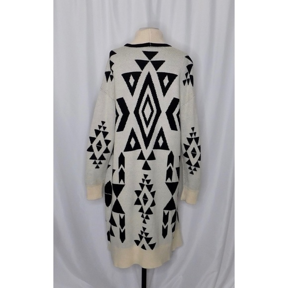 BLANK NYC Aztec Print Longline Cardigan Sweater Ivory Black Knit Tribal Small - Picture 9 of 14